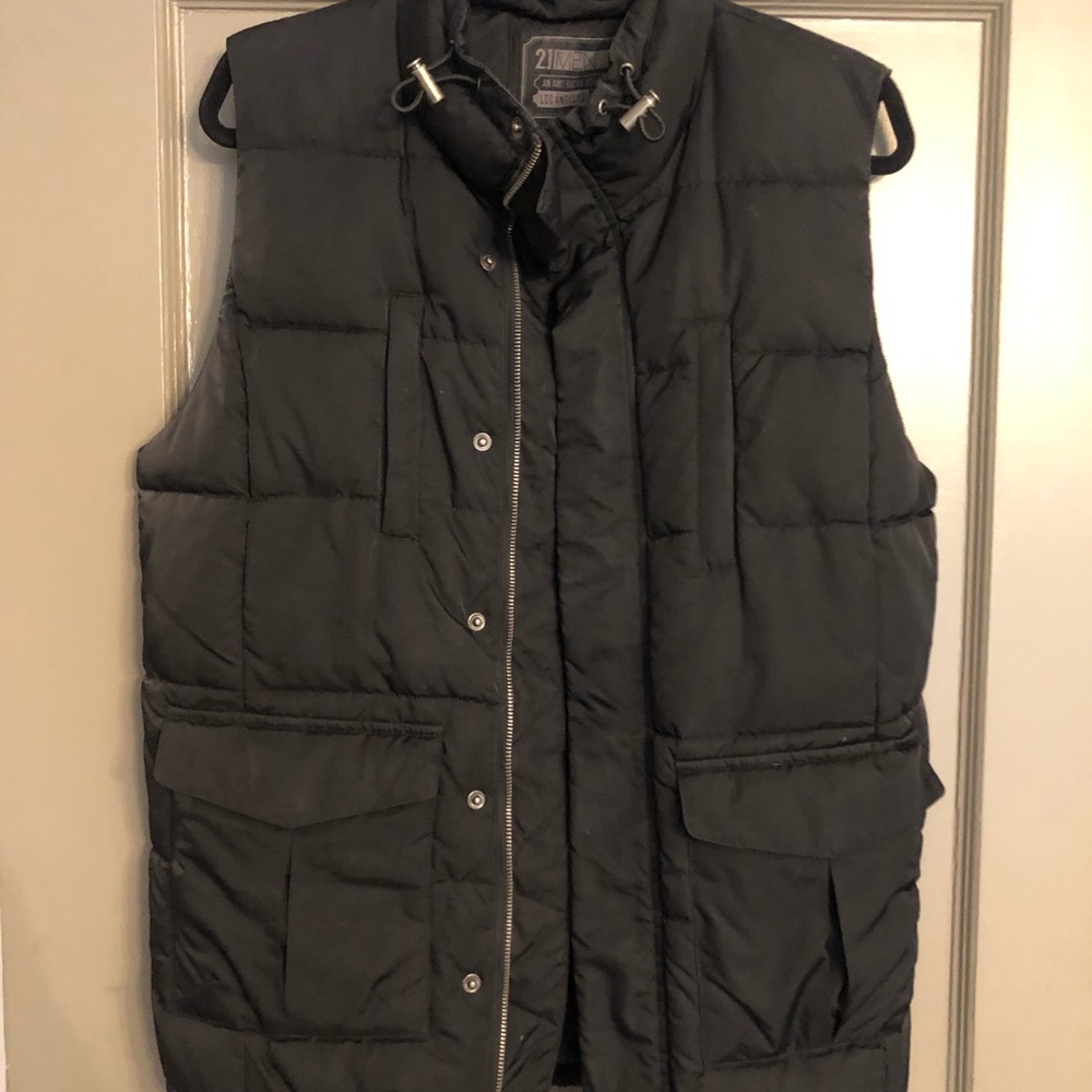 Forever21 Men’s Puffer Vest